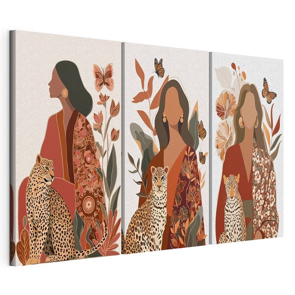 Woman sitting with a cheetah