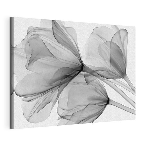 Group of flowers with tulle